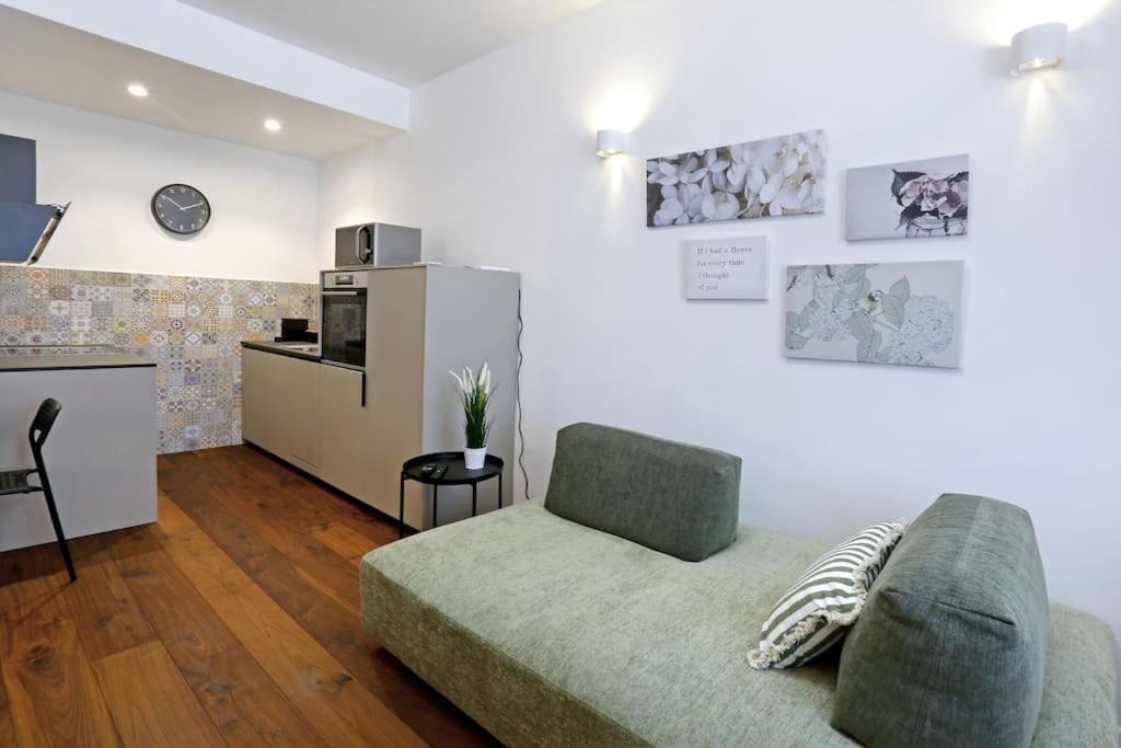 Wally Apartment Ljubljana Luaran gambar
